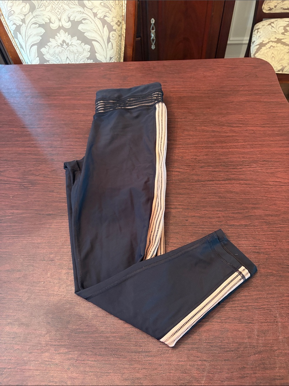 Victoria Sport High-Waist Black Leggings with Beige Waistband